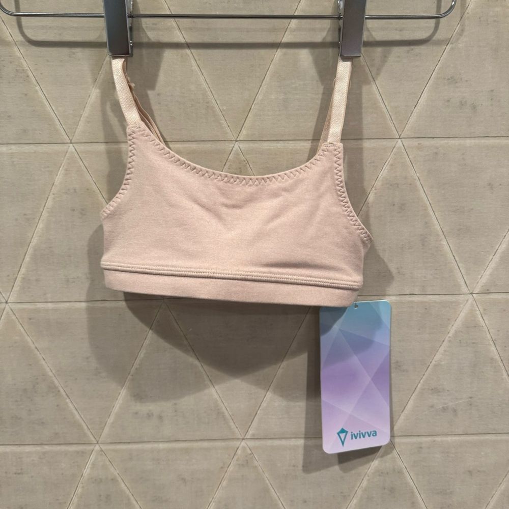 [Ivivva] Lululemon girls Everyday Flow Bra Beige Size 6 NWT